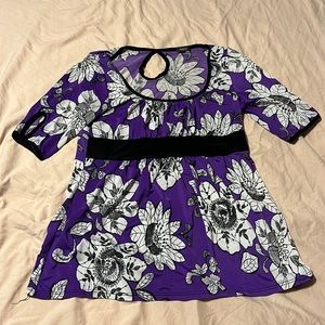 Akoya flowing flower blouse.